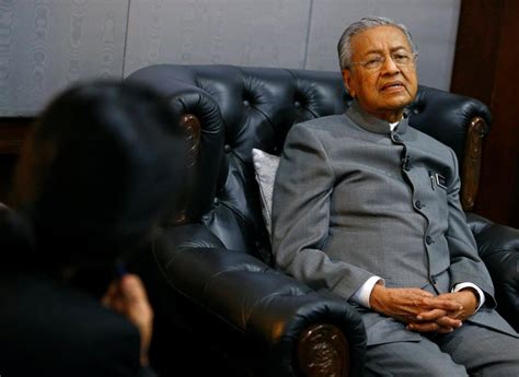 Telah mengundang kritikan dan reaksi kurang senang dari barat, terutamanya britain dan amerika. EU risks trade war with M'sia over palm oil, says PM