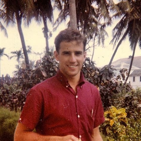 A member of the democratic party, biden previously serv. Saw young Joe Biden, may I offer you a young John McCain ...