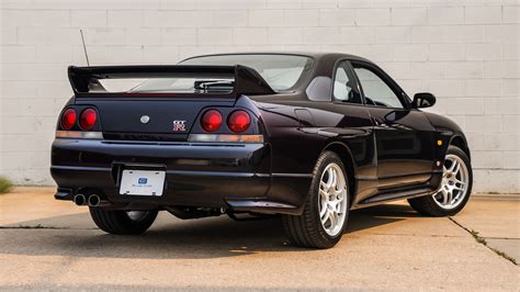 This R33 Nissan Skyline Just Sold For 235k Top Gear