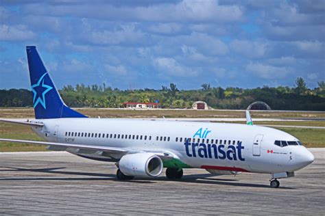 C Ftvf Air Transat Boeing 737 800 Still With Partial Transavia Livery