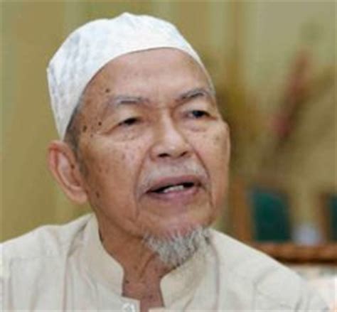 Nik abdul aziz bin nik mat (jawi : Tuan Guru Datuk Nik Abdul Aziz Nik Mat "Umno/BN Jatuh di ...