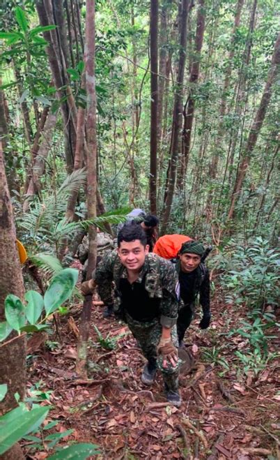 Read 35 reviews from the world's largest community for readers. Pak Sako . Tawan Puncak Gunung Tahan, Tengku Hassanal Cipta Rekod ...
