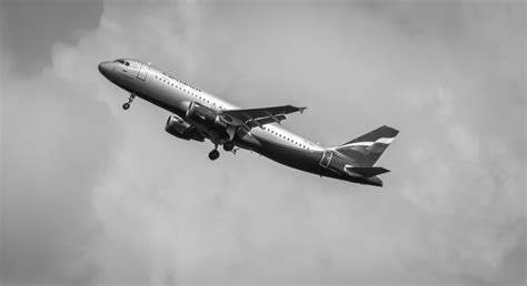 รูปภาพ ปีก ดำและขาว ยานพาหนะ สายการบิน เที่ยวบิน ขาวดำ การขึ้นเครื่องบิน Aeroflot