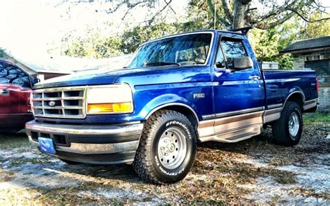 Power everything remote start awesome sound system and just a fun great looking truck with a ton of power to go with it. Favorite pic of you 87-96 - Page 5 - Ford F150 Forum ...