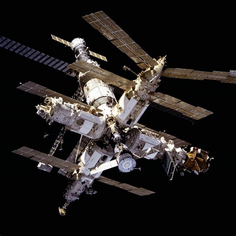 Mir Space Station 1997 4157×4157 Rmachineporn
