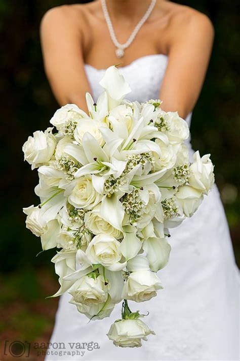 Classic Wedding Classic White Cascade 2030472 Weddbook