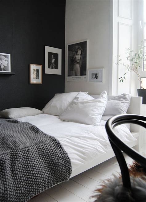 Drummed up extra sophistication in a black and white bedroom by applying a glossy black lacquer finish to the walls in this scotland design scheme. 10 Black And White Bedroom For Teen Girls | Home Design ...