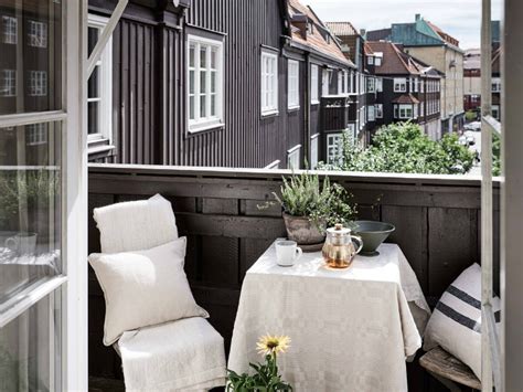 Charming Scandinavian Apartment With Romantic Decorating Style Decoholic