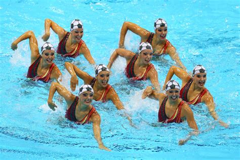 Canadas Synchronized Swim Team Offers Tribute To Us Womens Soccer