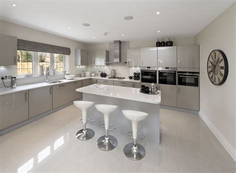 Wood Floors In Kitchen Pros And Cons - Advantages & Disadvantages of Engineered Wood Flooring