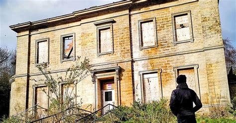 Inside The Creepy Abandoned Mansion In Leeds Caked In Mould And