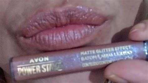 Batom Power stay matte effect glitter NUDE Pérola avon a noite YouTube