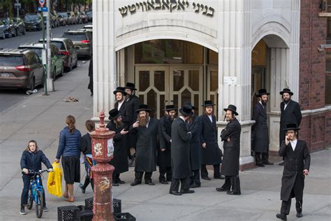 brooklyn s hasidic jews are acting like they have herd immunity could they be right vos iz neias