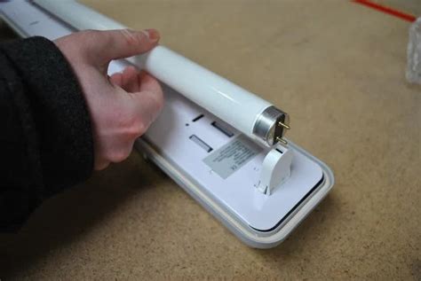 How To Install A Fluorescent Tube Step By Step Guide