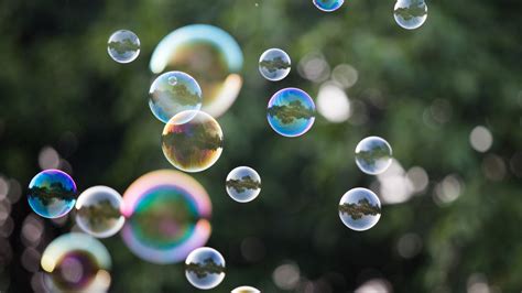 39 Floating Bubbles Wallpaper