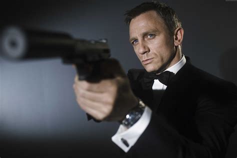 Wallpaper Id 784498 4k Actor Daniel Craig Gun Most Popular