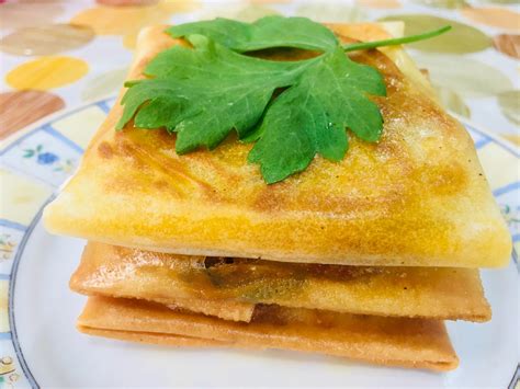 Amik satu keping kulit popia.masukkan inti.lipat.dan masukkan dlm kuali.terbalik2kan hgg masak. Murtabak Mini Kulit Popia Dengan Inti Sardin Yang Sedap ...