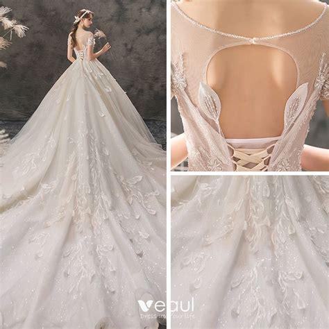 Brautkleider einkaufen auf asos hört sich nach einer willkommenen alternative zu kitschigen kleiderschuppen an, in denen ein kleid mehr kostet als das durchsichtige brautkleid von asos. Romantisch Champagner Durchsichtige Brautkleider ...