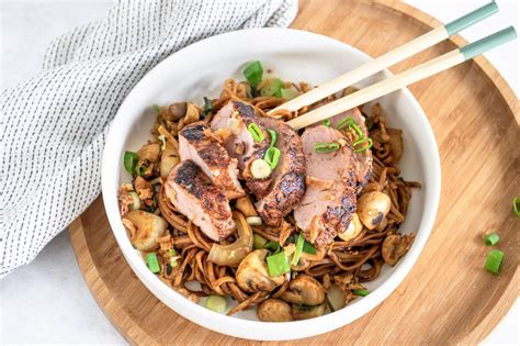 Oosterse varkenshaas met noedels recept