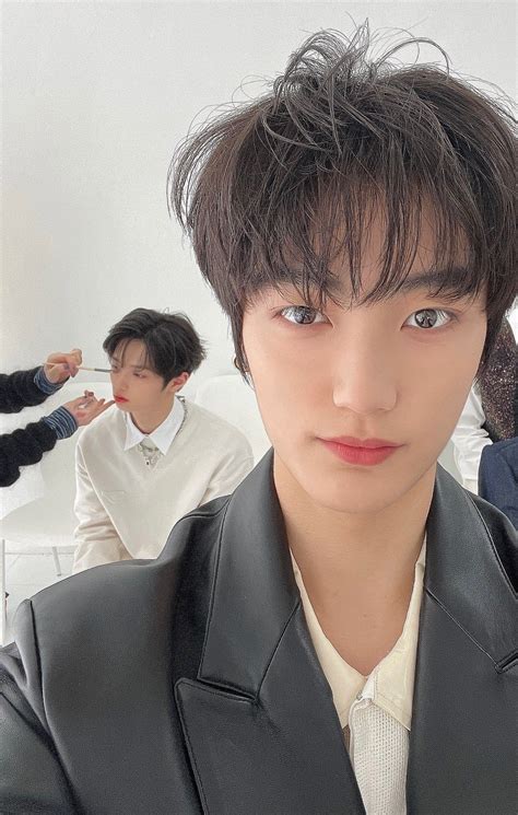 Pin de Sylvie.s em Kpop