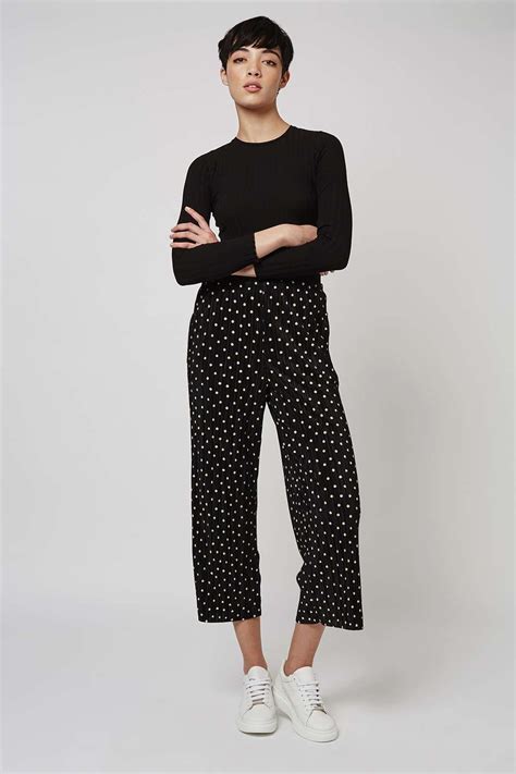 spot pleat trousers legging outfits pleated trousers awkward new