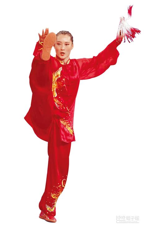 Jun 11, 2021 · 【明報專訊】一年一度《香港小姐競選》今年仍在疫情下舉行，無阻一眾少女追尋選美夢，吸引不少人報名參賽，昨日到電視城進行首輪面試。參賽佳麗質素參差、燕瘦環肥，當中以陳聖瑜、王婳婳及carina leung較標青。26歲關楓馨是藝人關禮傑大女，星二代身分備受注目。今屆港姐復辦準決賽，將於8. 太極拳、劍全能賽 陸男女雙冠 - 中時電子報