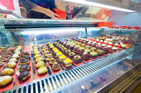 Due signorine simpatiche di infinita pazienza nello spiegare al cliente. Milano. Quanto ci piace Baunilla, laboratorio e ...
