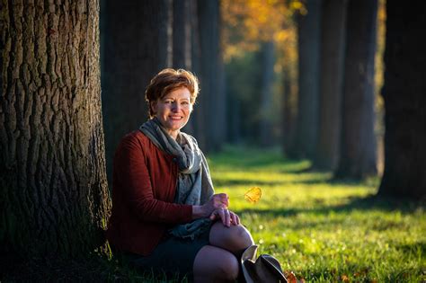 Fotoshoot Portret Volwassen Vrouw Familie Fotoreportage In Natuur Buiten Fotosessie Noord