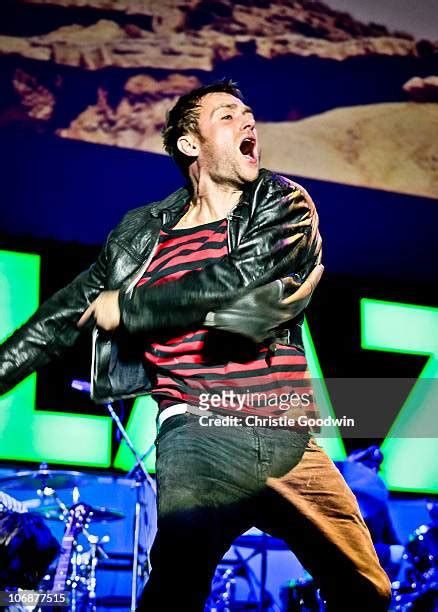 Gorillaz Performs At The O2 Arena Photos And Premium High Res Pictures