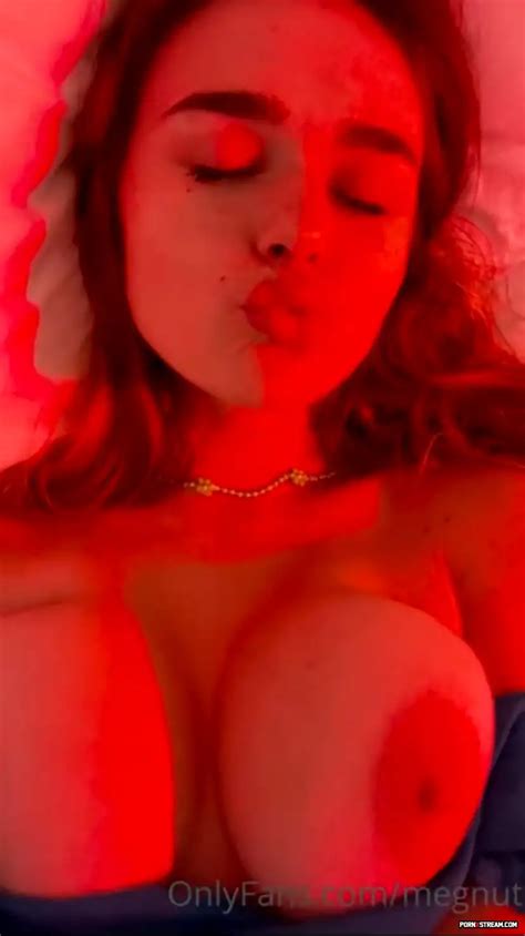Megnutt02 Nude Selfie Boob Jiggle Onlyfans Video Leaked