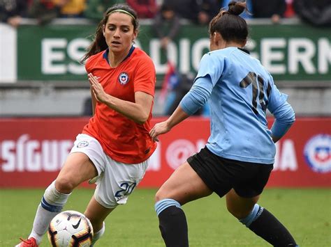 Sigue las novedades de #laroja ingresa a nuestra app oficial y consigue gratis los nuevos wallpapers exclusivos de la selección chilena. Seleccion Chilena Femenina / La Roja Femenina Sub 17 El ...