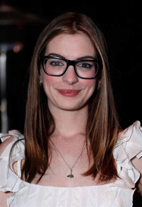 Anne Hathaway So Lovely Actriz Anne Hathaway Celebrities Female Celebs Chateau Marmont