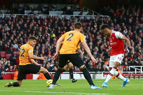 Player Ratings Vs Wolves Özil Stars But Arsenal Surrender Another Lead