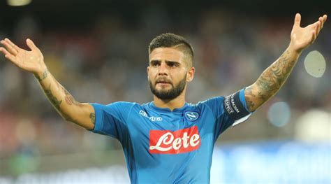 In his teens, he nearly gave up soccer because he was often told by the scouts and youth coaches that although he had talent, he was too short to become a professional player. Insigne: "Testa alla Fiorentina", ma sul web piovono ...