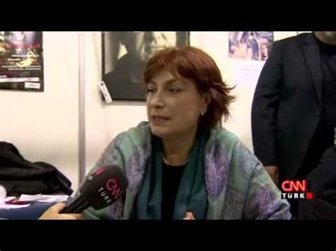 Yine de umudu yitirmemek lazım. Güldal Mumcu, "içinden geçen zamanı" anlattı - Cansu ...