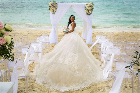 weddings in the bahamas wedding planners the knot