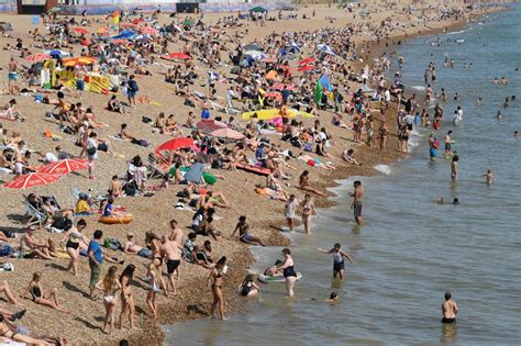 uk heatwave 2019 record broken for britain s hottest ever day as met office says mercury hit
