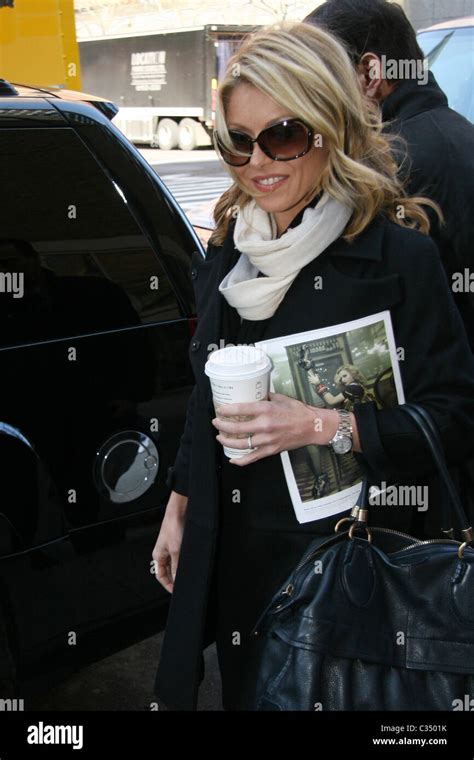 Kelly Ripa Leaving Abc Studios After Appearing On Live With Regis And