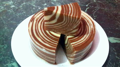 Nah, itulah resep dan cara membuat puding roti tawar kukus yang enak. Puding Roti Tawar Zebra yang Sangat Enak dan Juga Kenyal