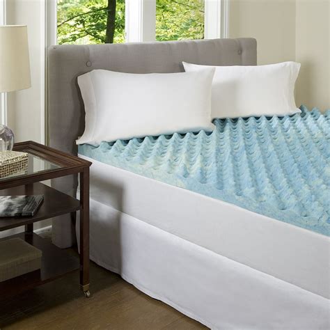 A king size mattress topper provides enough room for two adults and a kid. King Size Gel Memory Foam Mattress Topper | Memory foam ...