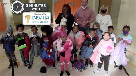 Youngstown Rotary Distributes 400 Winter Coats At Harding Elementary