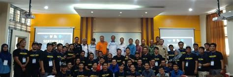 Siapkan kertas dan alat tulis, tekan nomor yang dituju, tulis pesan yang disampaikan, sampaikan pesan, tutup pembicaraan, letakkan gagang telepon. UJI sertifikasi dari APDI ( Asosiasi Pilot Drone Indonesia ) - Departemen Teknik Geomatika