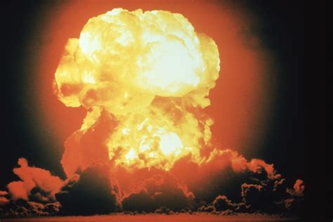 Hydrogen Bomb Vs Atomic Bomb