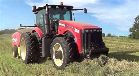 Baling Hay In Wisconsin With A Versatile 260 Tractor And New Holland