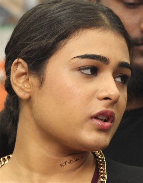 Oval fat face with double chin. Beautiful Indian Girl Model Shalini Pandey Chubby Cheeks ...