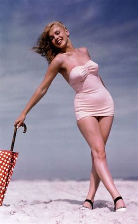 Marilyn Monroe Hourglass Body Ideals Marilyn Hollywood Actresses