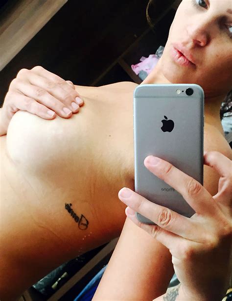 Hottest Milf Danielle Lloyd Nude Leaked Pics On Thothub
