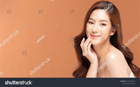 Beauty Asian Women Touching Soft Chinskin Close Up Face Beauty