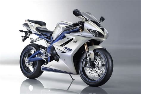Triumph Daytona 675 2009 2011 Review Specs And Prices Mcn
