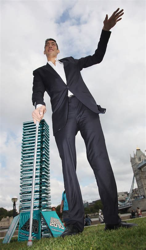 This title changes hands quite a bit. Sultan Kosen - Sultan Kosen Photos - The New Tallest Man ...
